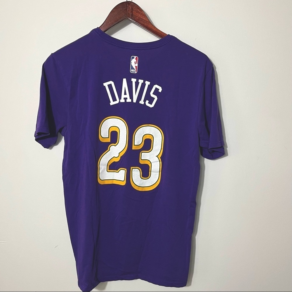 Nike Dri-Fit New Orleans Davis Graphic Tee. Size M